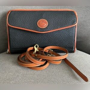 Vintage Dooney & Bourke large zipalong wallet